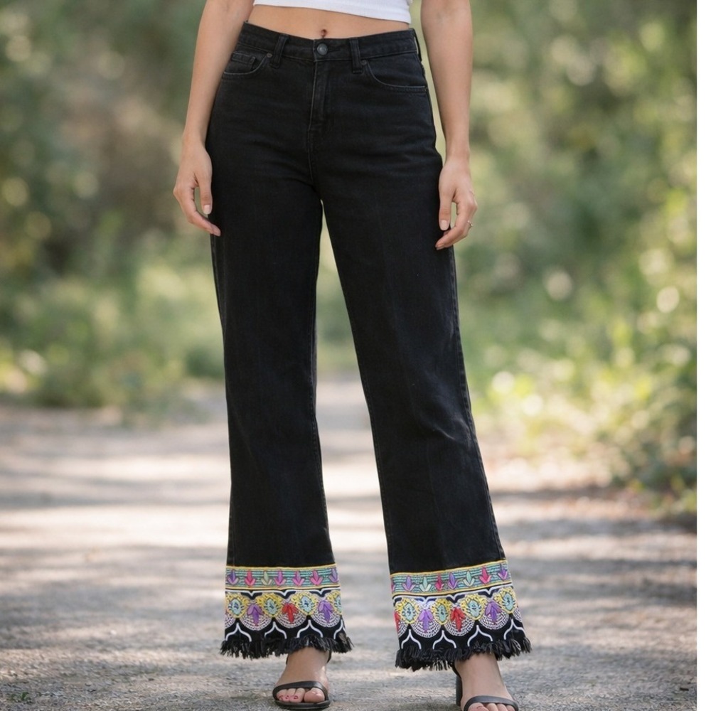 Rafaella Weekend Women's Sz 8 Slimming Boho Black Embroidered Frayed Hem Jeans‎